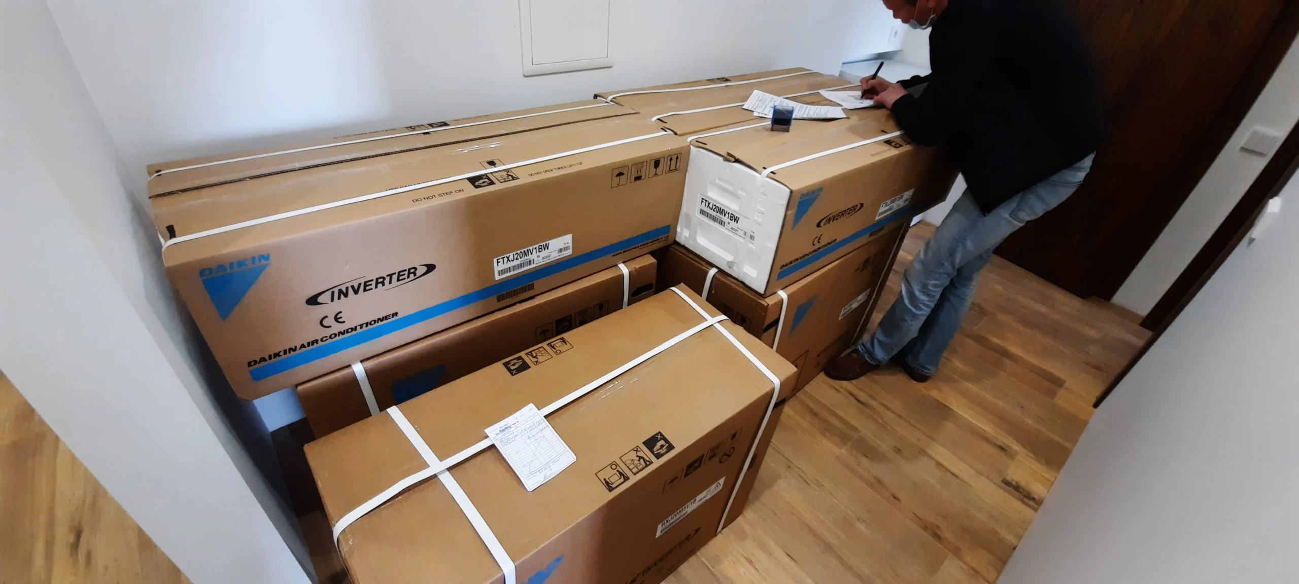 Поставка кондиціонерів Daikin